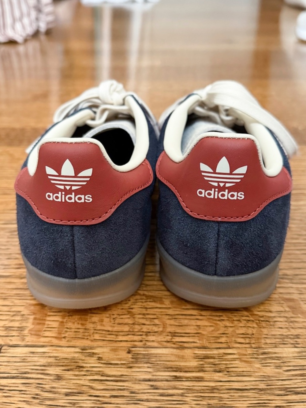 Adidas: GAZELLE Indoor Shoes size 6.5 men / 8 women Navy Suede w/Red 3 stripes - Picture 3 of 5